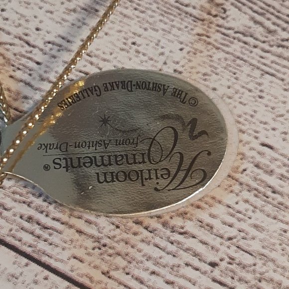 2003 Bringing Home the Tree Thomas Kinkade Old World Santas Ornament AS IS Read - Picture 14 of 15